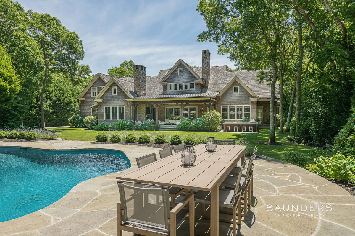Extraordinary Sagaponack Country Estate