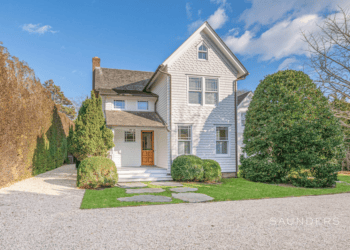 Elegant Traditional with Guest House and Pool Close to Ocean Beach and Village Center