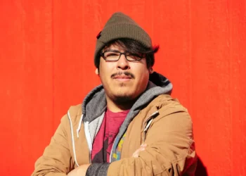 Resident Artist Stephen Longoria Leads Zine Workshop at Ma’s House