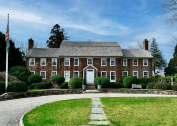 Thrifting the Hamptons — LVIS Now Open for Spring 2023