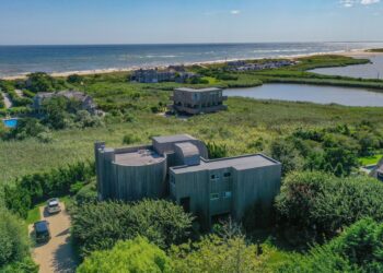“Only the Timeless,” Remembering Iconic Hamptons Architect Myron Goldfinger