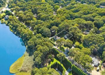 Hamptons Real Estate Market Data – Week of 10/10/2023