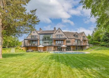 A Glimpse Inside…Summer in Style South of the Highway