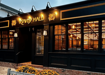 Rowdy Hall: Amagansett’s Timeless Gem for Exceptional Dining and Drinks