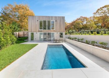 Chic Renovated Sag Harbor Sanctuary… 7 Cadmus Road, Sag Harbor