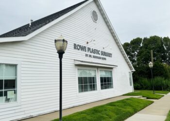Hamptons Glow: The Year-Round Allure of Rowe Plastic Surgery