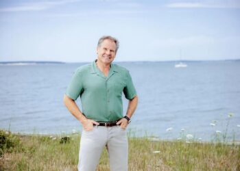 Happening In The Hamptons Podcast: Discussing Ice Hockey in The Hamptons