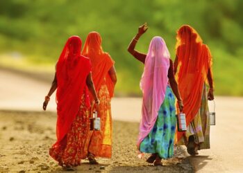 INTERVIEW: Photographer Eric Meola on His New Book “Bending Light: The Moods of Color”