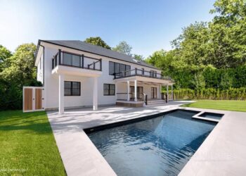 Southampton New Construction Abutting 66 Acre Preserve