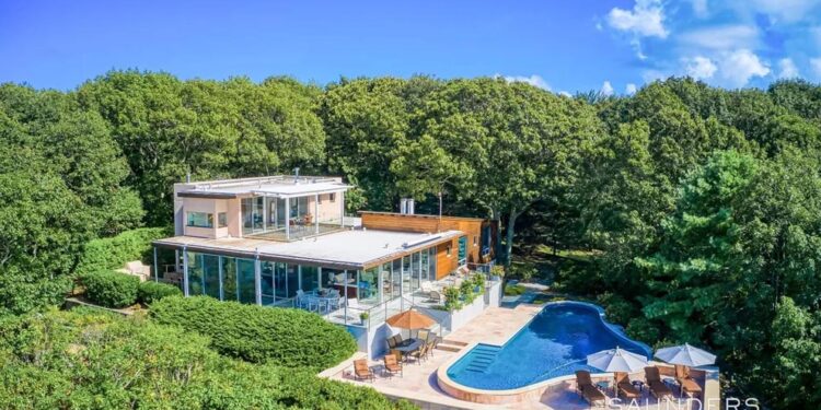 Shelter Island Award-Winning Modern With Unparalleled Views