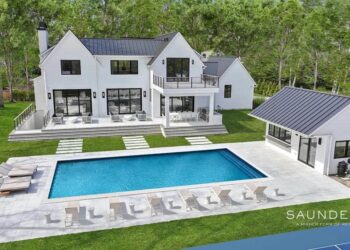 Luxurious New Construction in Southampton