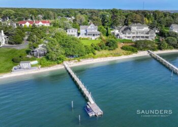 Waterfront Estate with Legal Cottage and Dock in Rampasture