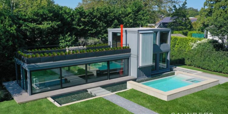 Hamptons Real Estate Market Data – Week of 11/11/2025