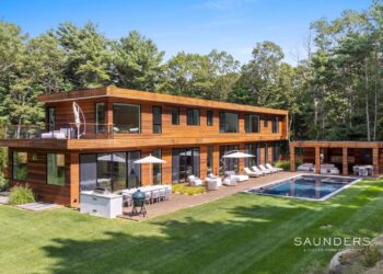 Modern Retreat In East Hampton