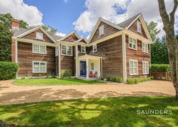 Prime Hamptons Investment With Bayfront Access