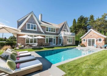 Spectacular Traditional With Access to Mecox Bay