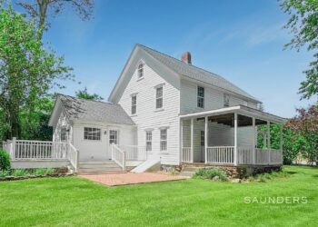 Shelter Island Shingle Style 1870 Farmhouse Near Beach