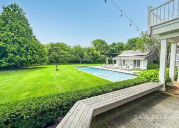 Southampton Village Estate With Pool House