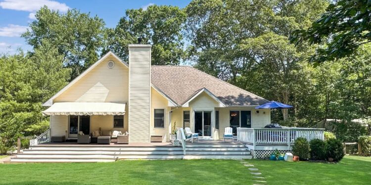 Hamptons Real Estate Market Data – Week of 2/​17/2026