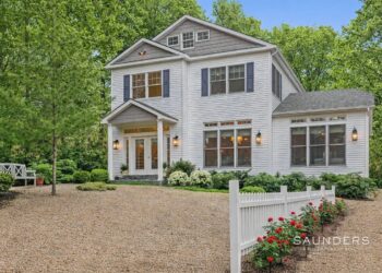 Turnkey New Construction in East Hampton Village Fringe