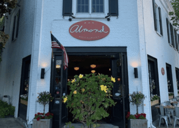 Almond Restaurant to Celebrate 25th Anniversary