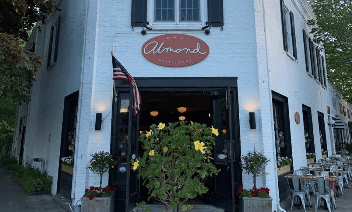 Almond Restaurant to Celebrate 25th Anniversary