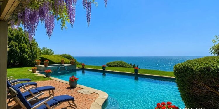 California Dreaming: Stunning Waterfront Home in Southampton