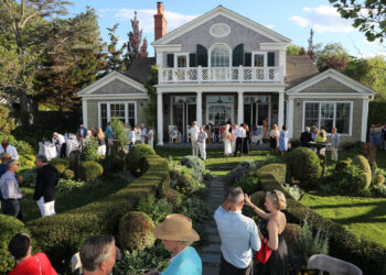 East Hampton Historical Society Hosts Annual Membership Party at Marshall Watson’s Waterfront Home