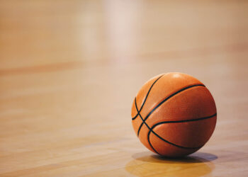 Knicks Watch Party in Amagansett