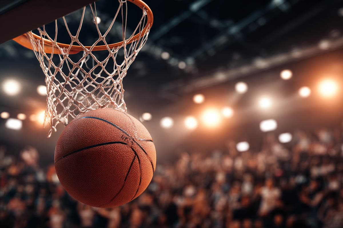 Check out the top Hamptons events this weekend! From the Knicks watching party in East Hampton to the battle of the bands, which event are you excited for?