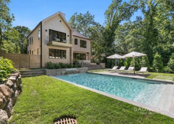Stunning Sag Harbor Village Rental With Beach Access