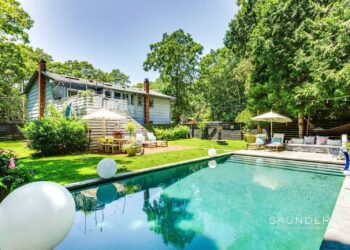 Perfect Location and Opportunity in Springs